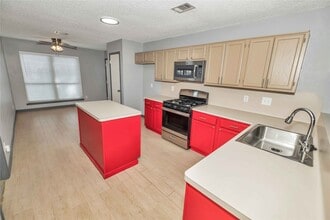 Building Photo - 5216 Spring Branch Dr