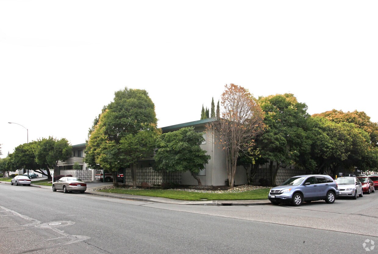Primary Photo - Cloverdale Apartments