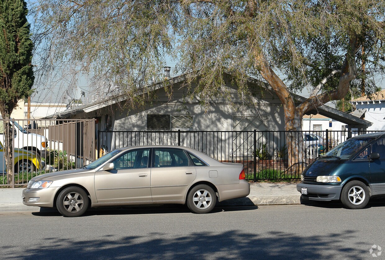 Building Photo - 8071-8081 Main St