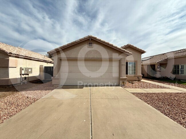 Building Photo - 10423 W Reade Ave