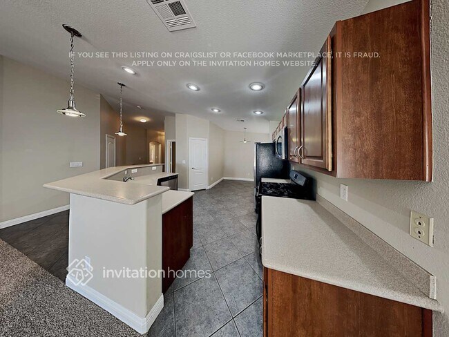 Foto del edificio - 6067 Camden Cove St
