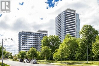 Building Photo - 7900 Bathurst St