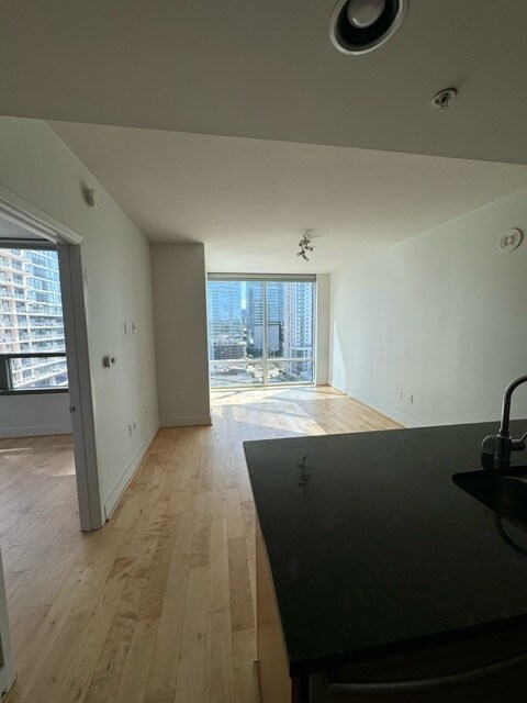 Building Photo - 300 Bowie St