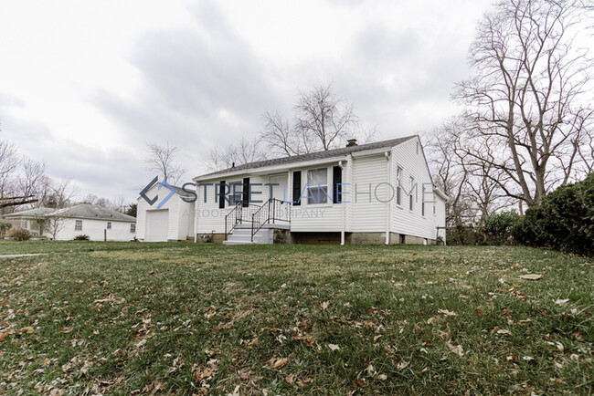 Building Photo - NOW OFFERING HALF OFF THE FIRST FULL MONTH...