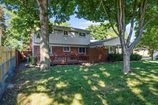 Building Photo - 3672 Carmel Dr