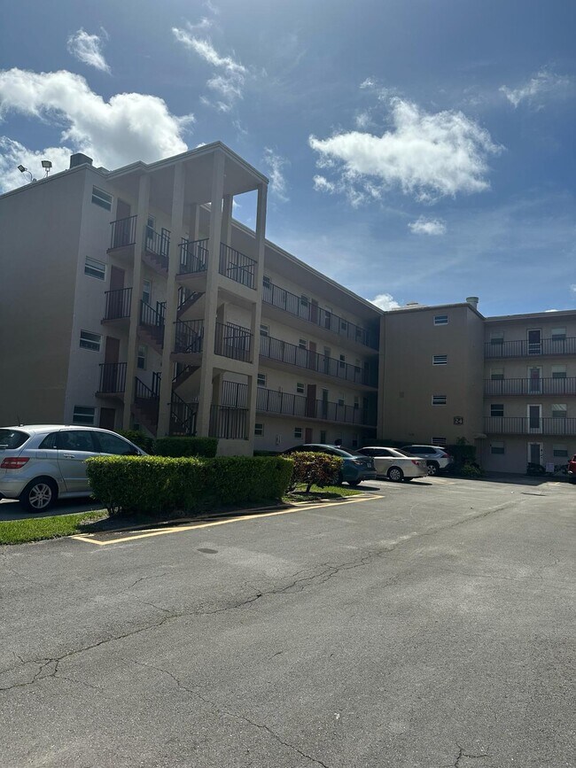 Foto del edificio - 225 Bonnie Blvd