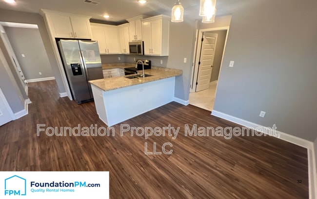 Building Photo - 9978 Messana St