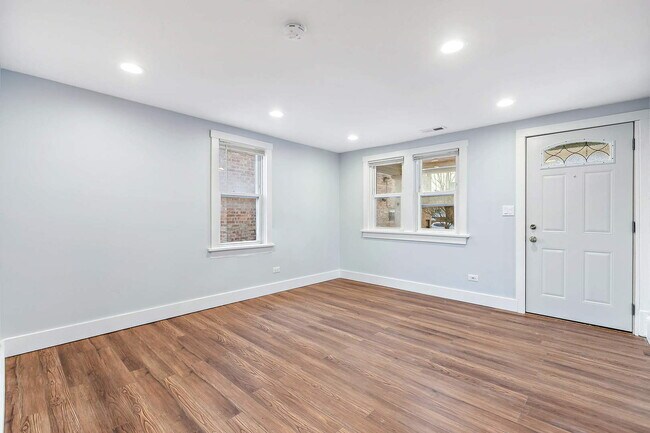 Foto del edificio - 317 Sherman Ave