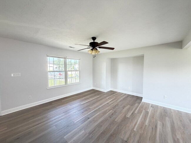 Foto del edificio - 6611 Hunters Creek Blvd