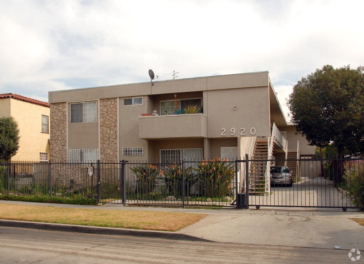 Primary Photo - 2920 S Orange Dr