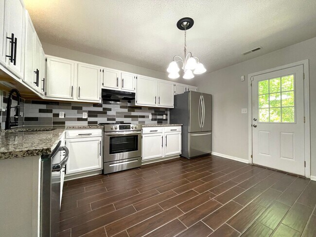 Foto del edificio - Welcome to Acorn Forest!