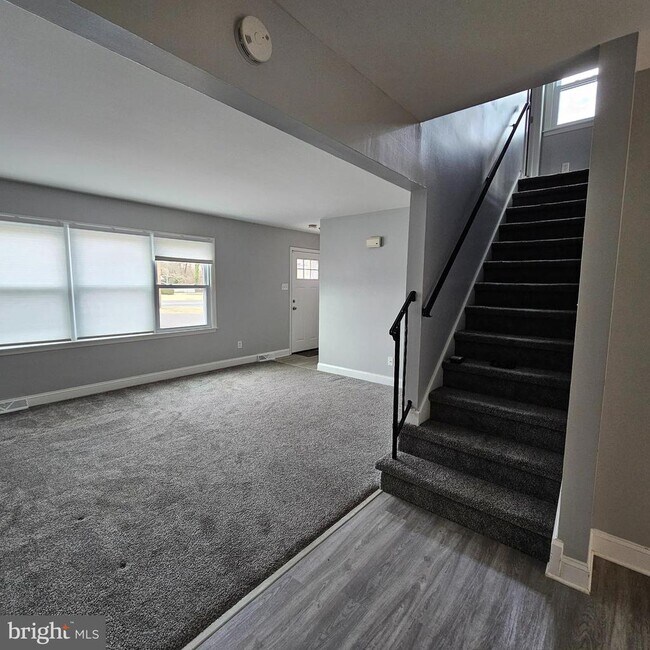 Foto del edificio - 1565 S Main Rd