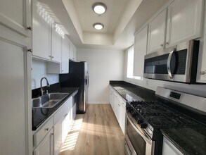 Building Photo - 1725 Butler Ave Building Photo - 1725 Butler Ave