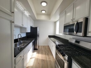 Building Photo - 1725 Butler Ave Building Photo - 1725 Butler Ave