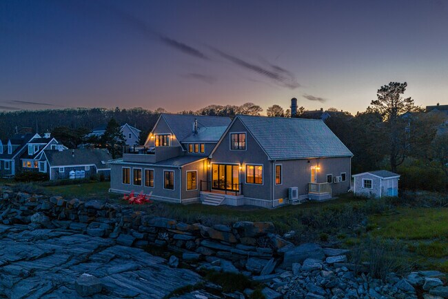 Building Photo - 213 Two Lights Rd