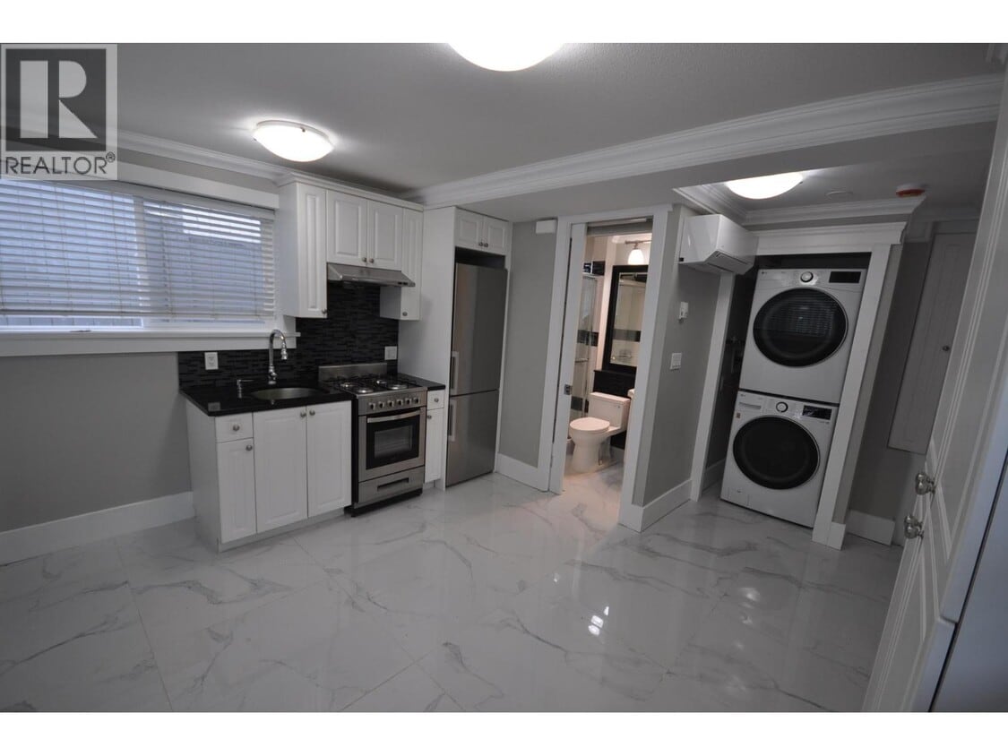 Photo principale - 7828 Prince Albert St