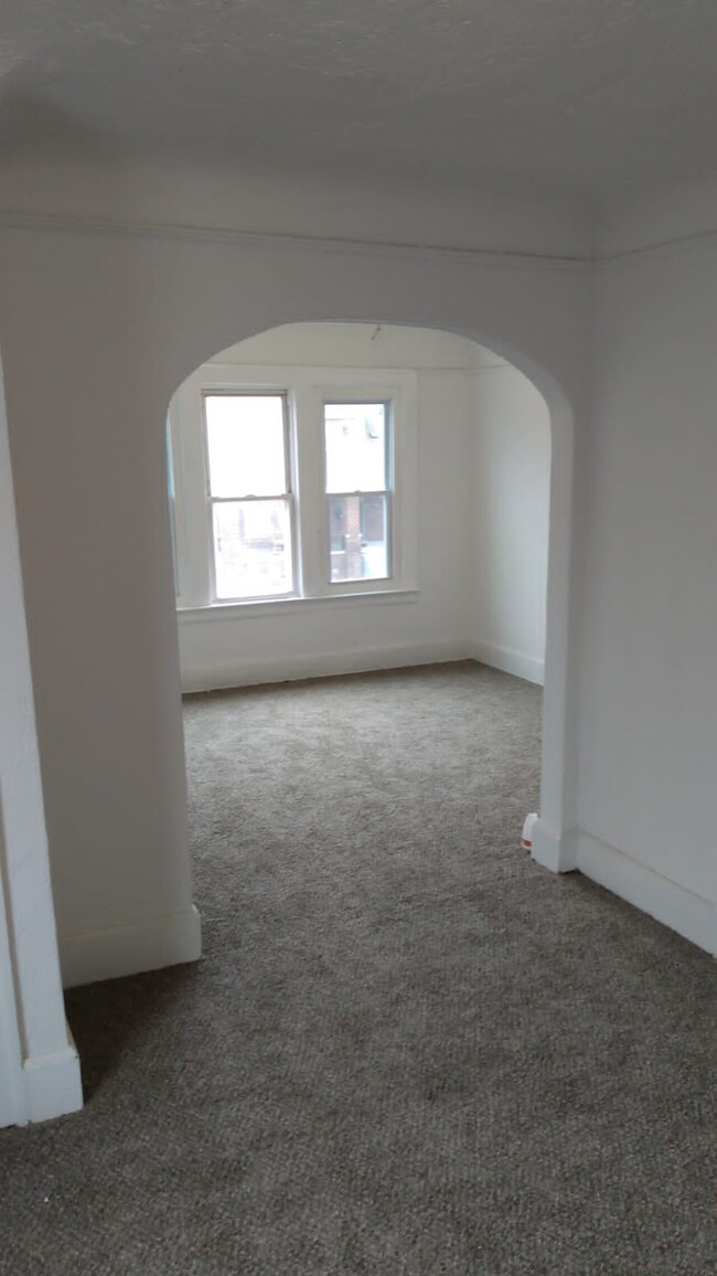 Building Photo - 4833 Chalmers