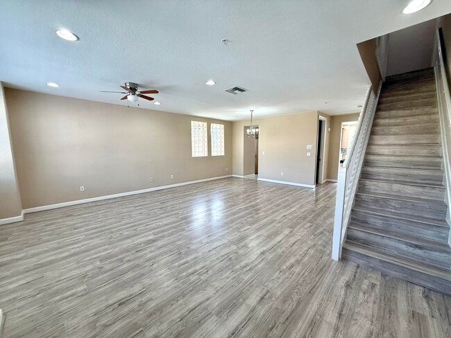 Building Photo - 810 Marina Del Ray Ln