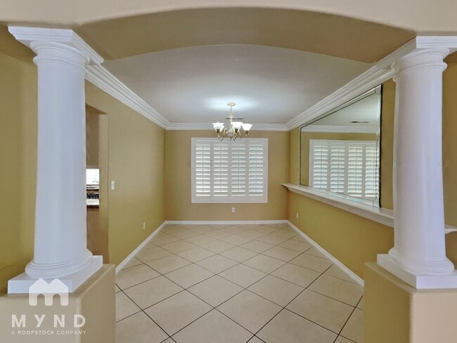 Building Photo - 5853 Tarpon Glade Ct