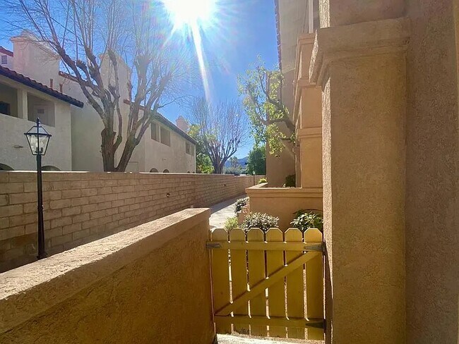 Foto del edificio - 69130 Gerald Ford Dr