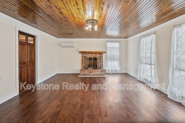 Foto del edificio - 1340 Donelson Pkwy