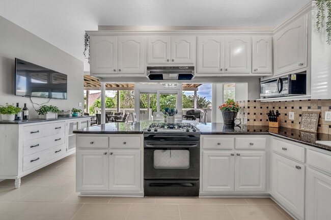 Foto del edificio - 5417 Blue Haven Dr