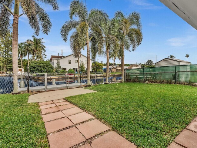 Foto del edificio - Southwest 42nd Terrace, Fort Lauderdale, FL 33314 - 3 BR 2 BA house