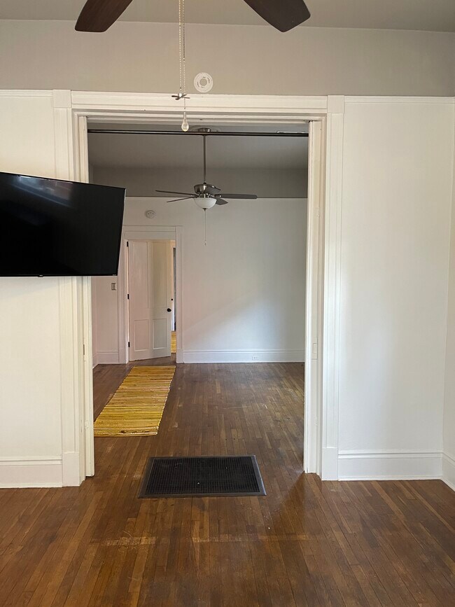 Foto del edificio - 527 Bermuda St