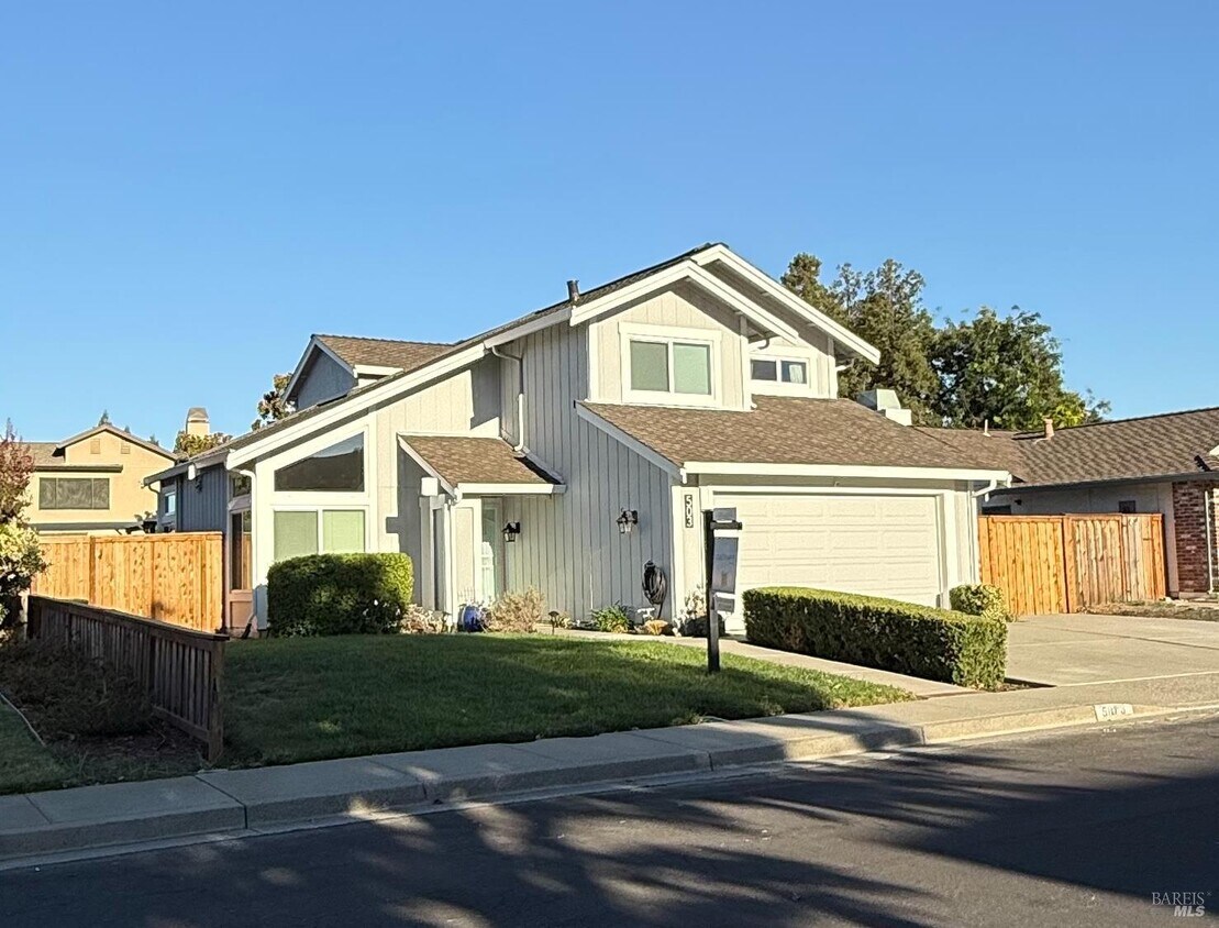 Foto principal - 503 Lupine Cir