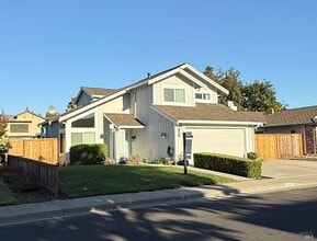Building Photo - 503 Lupine Cir