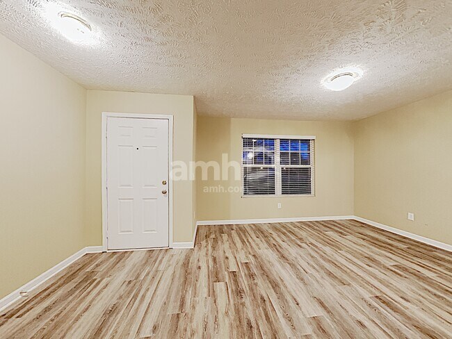 Building Photo - 1410 Dublin Ct