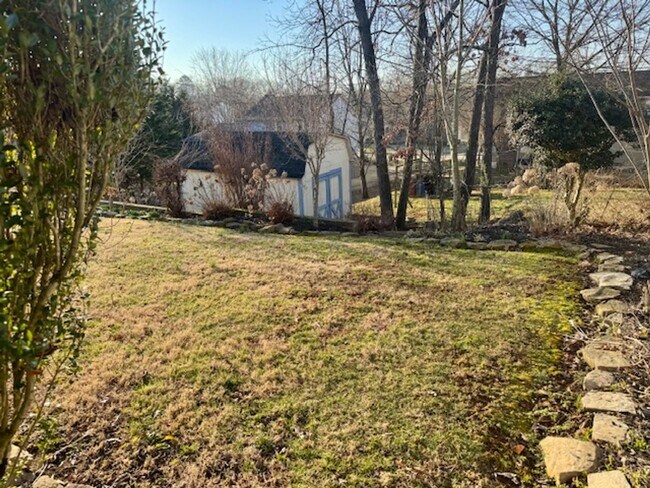 Foto del edificio - West Knoxville 37922 - 4 bedroom, 2 bath home - Contact Susan Niedergeses (865) 300-4722