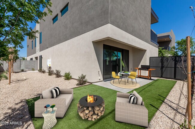 Foto del edificio - 1625 E Lamar Rd