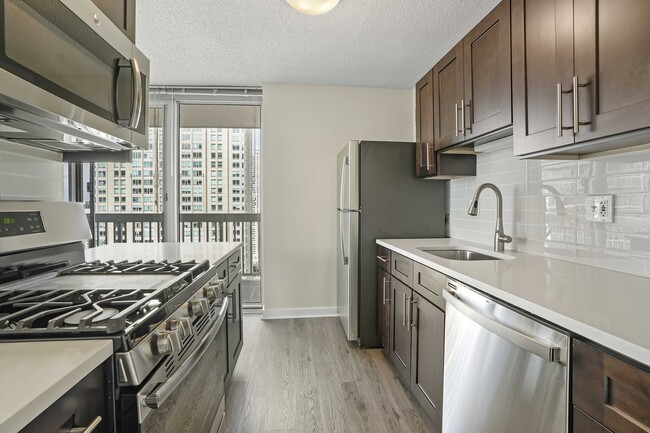 Photo - 490 N State St Apartment