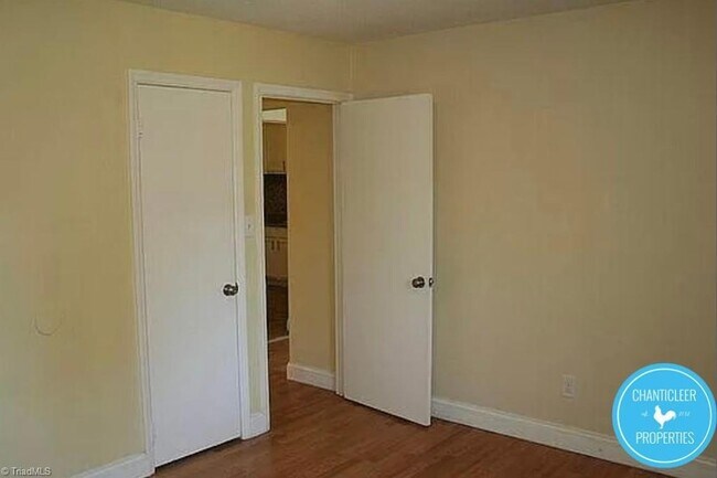 Building Photo - 115 Florence St