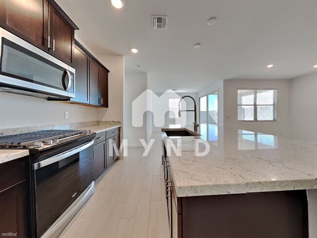 Foto del edificio - 4 br, 2 bath House - 17335 W Sunnyslope Ln