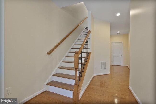 Building Photo - 43393 Charitable St