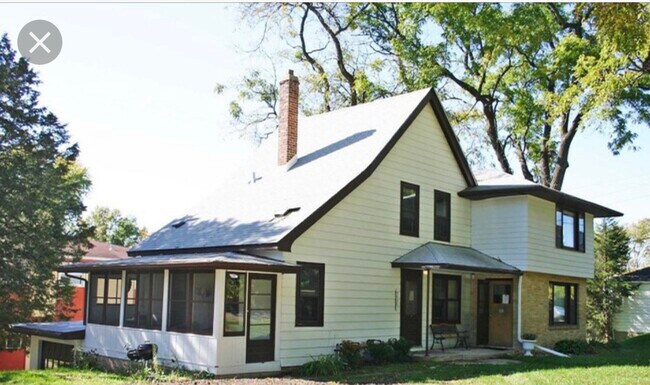 Building Photo - 3325 Stevens St