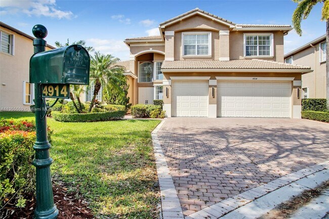 Foto del edificio - 4914 SW 185th Terrace