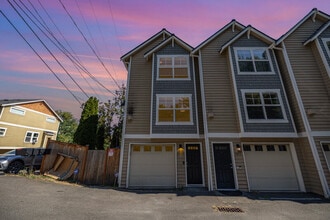 Building Photo - 4848 Railroad Ave NE