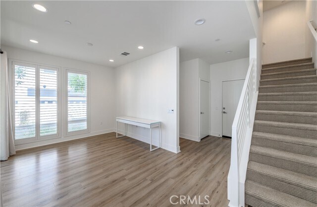 Building Photo - 1687 Topanga