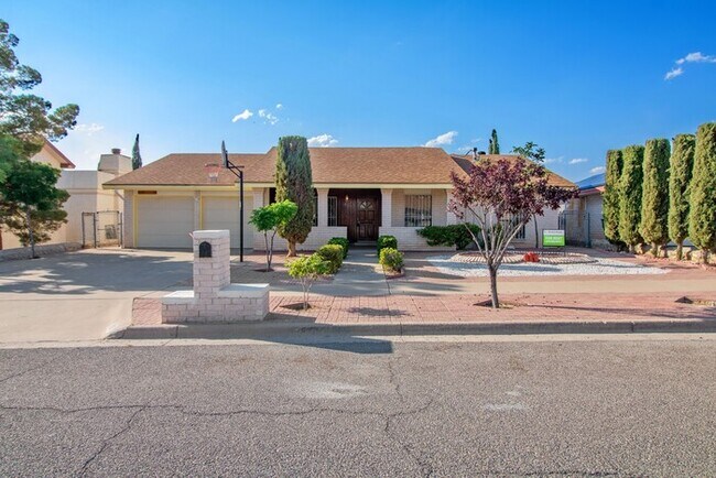 Building Photo - Home For Rent - Beautiful 4 bedroom Home W...