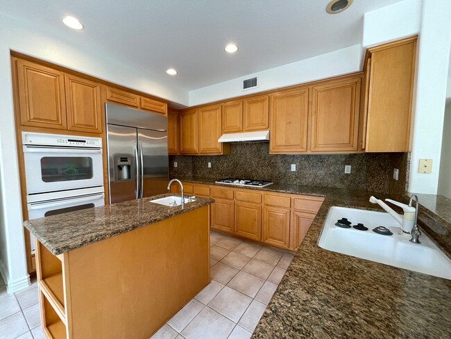 Building Photo - San Joaquin Hills Beauty
