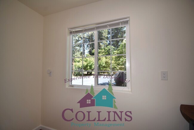 Foto del edificio - 12883 Ridge Rd