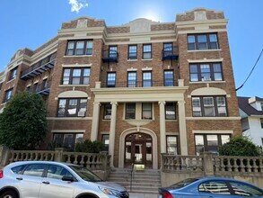 Building Photo - 32 Sidlaw Rd