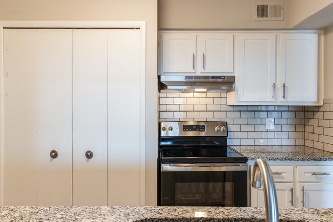 2 BR, 2 BA - Superior Diamond Level Finishes - The Waverly on the Lake - Belleville, MI