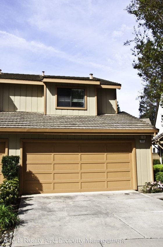 Primary Photo - 1325 Chandon Ct