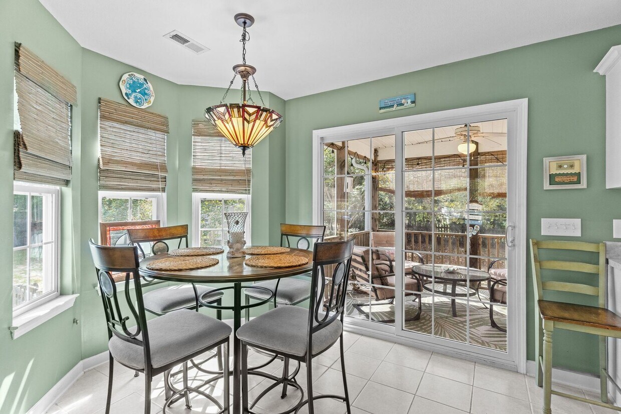 Primary Photo - PERFECT "WORK FROM HOME" LOCATION FOR JAN-MAY of 2026