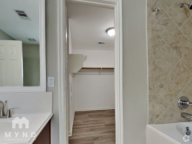 Building Photo - 7102 Cypress Pr Dr