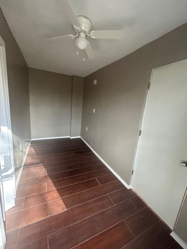 Foto del edificio - 3422 Seymour Ave